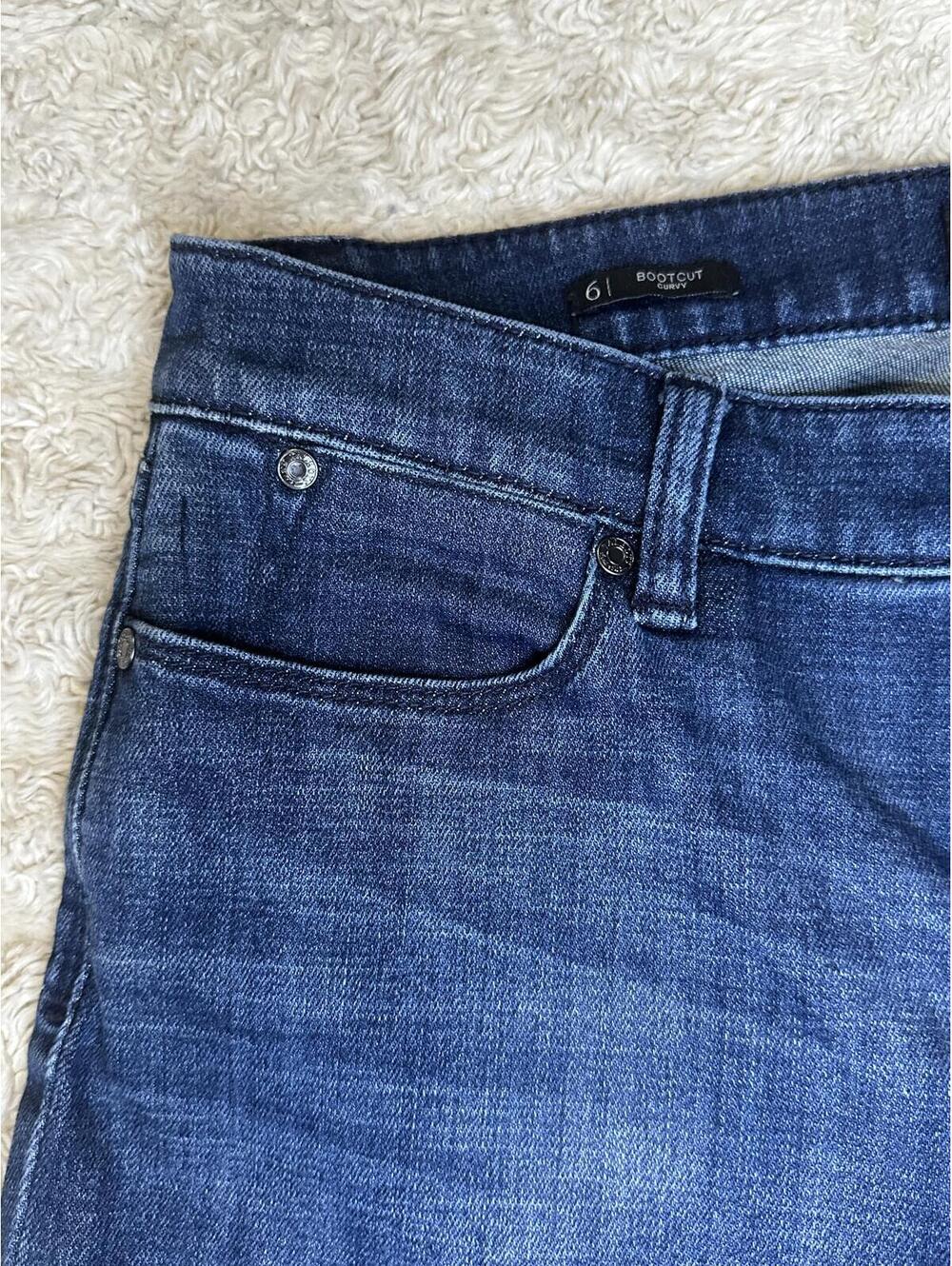 Talbots Flawless Five Pocket bootcut curvy medium wash denim jeans Size 6 - Picture 3 of 7